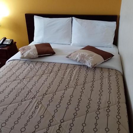 Hostal El Roble Quito Eksteriør billede