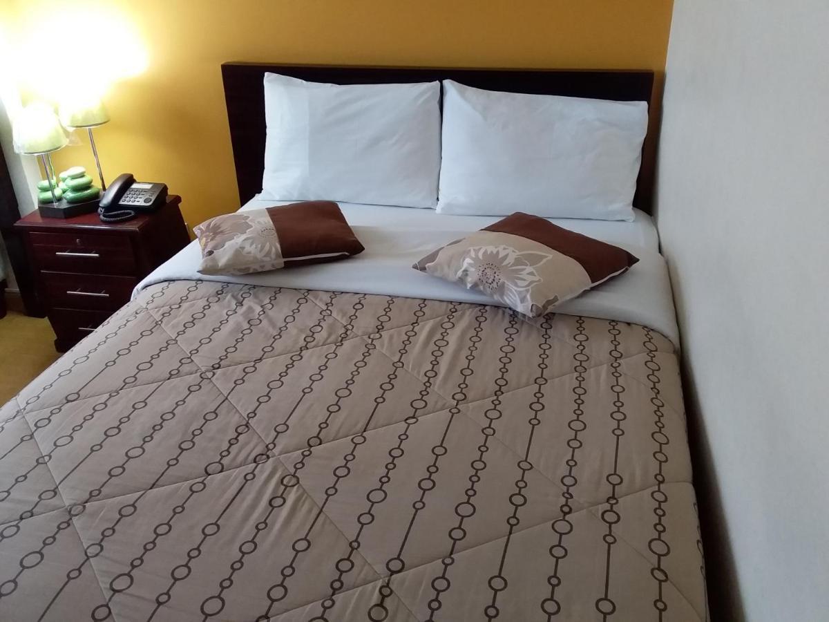 Hostal El Roble Quito Eksteriør billede