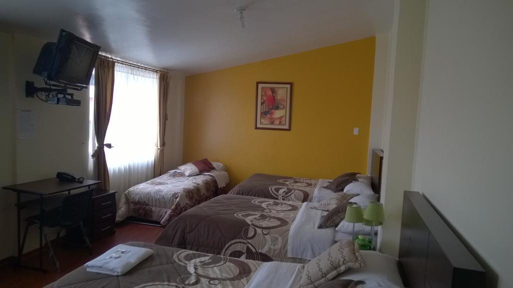 Hostal El Roble Quito Værelse billede