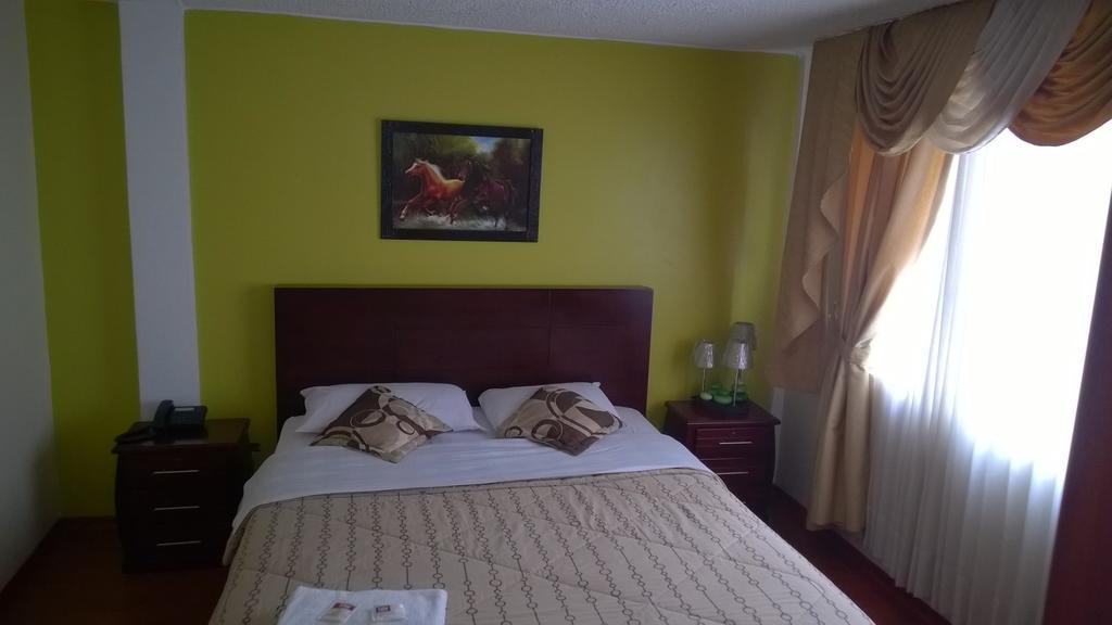 Hostal El Roble Quito Værelse billede