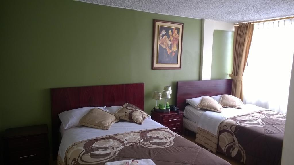 Hostal El Roble Quito Værelse billede