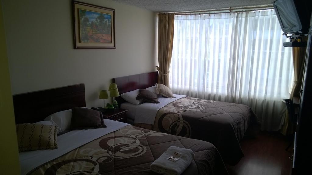 Hostal El Roble Quito Værelse billede