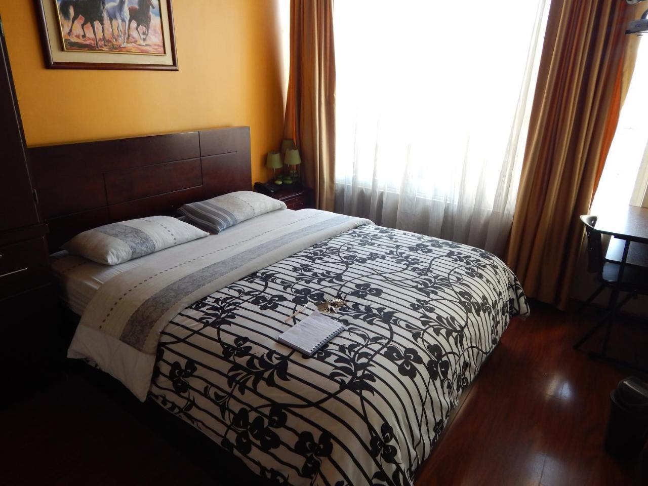 Hostal El Roble Quito Eksteriør billede